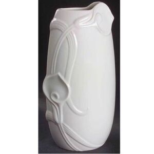 Mikasa Classic Flair White Cala Lily Vase